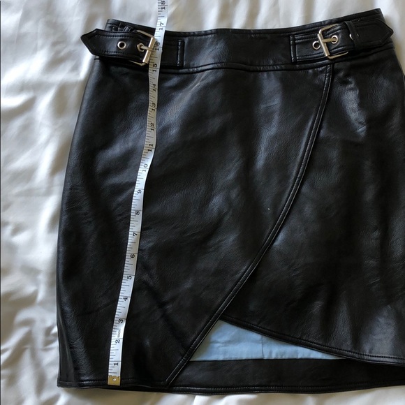 NWOT LF Store Vegan Leather skirt - Picture 5 of 7